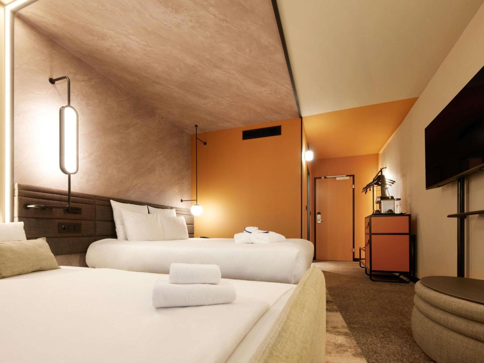 Executive Room Double Bed Sofa,1704857304:JPEG